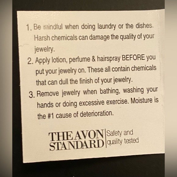 New AVON Essential Oil Lava Heart in original box - Picture 10 of 13